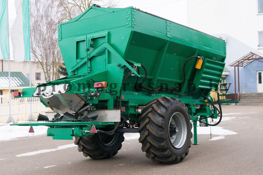 rasseivatel_mineralnykh_udobreniy_8tn_31